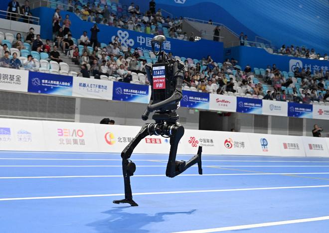 兴兴：用遥控追求极致速度；蔡浩宇AI游戏上架2719元｜极客早知道pg电子中国Sam Altman：AI存在泡沫；宇树机器人夺金王(图9)